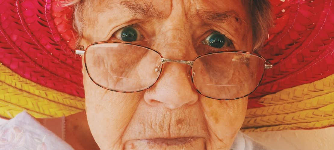 дама старшего возраста