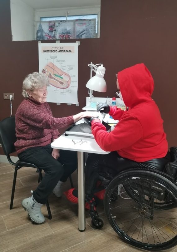 Социальные дни - гигиенический маникюр для членов ВОИ Московского района