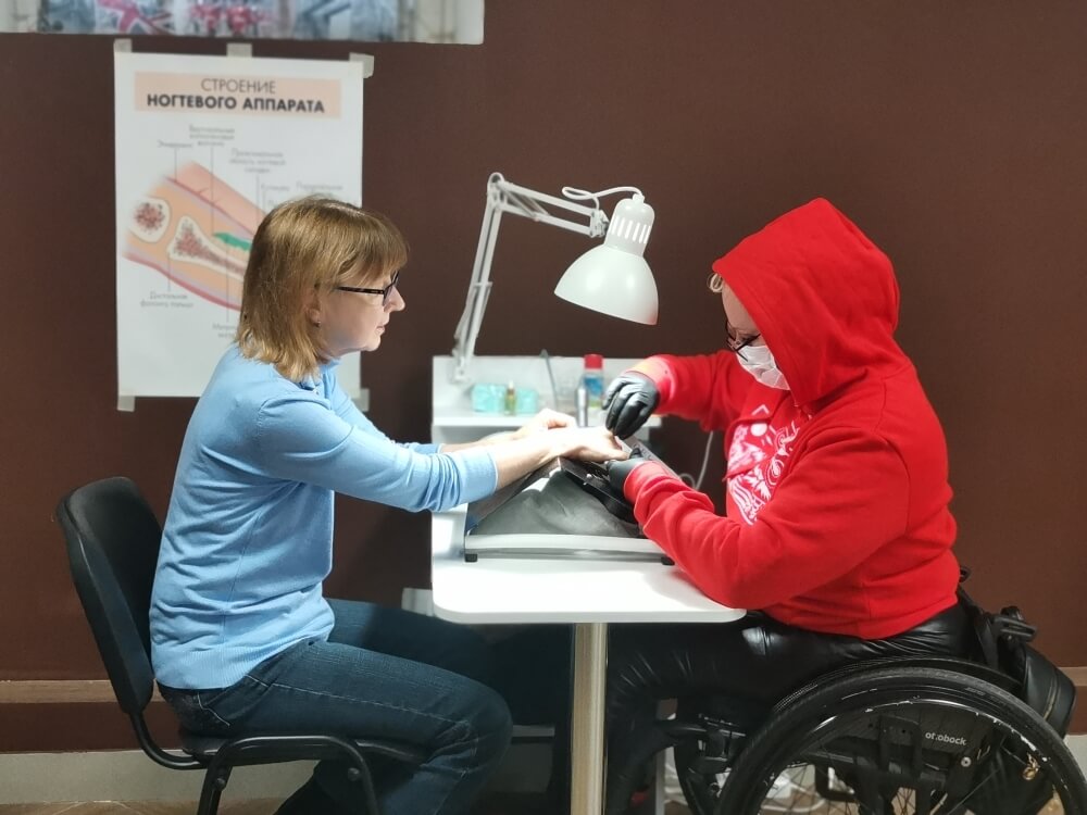 Социальные дни - гигиенический маникюр для членов ВОИ Московского района