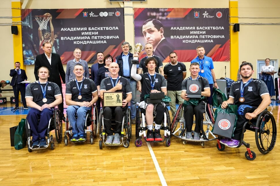 бронзовые призёры чемпионата по баскетболу на колясках